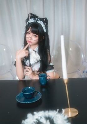 不戴奶罩的邻居hd无删减